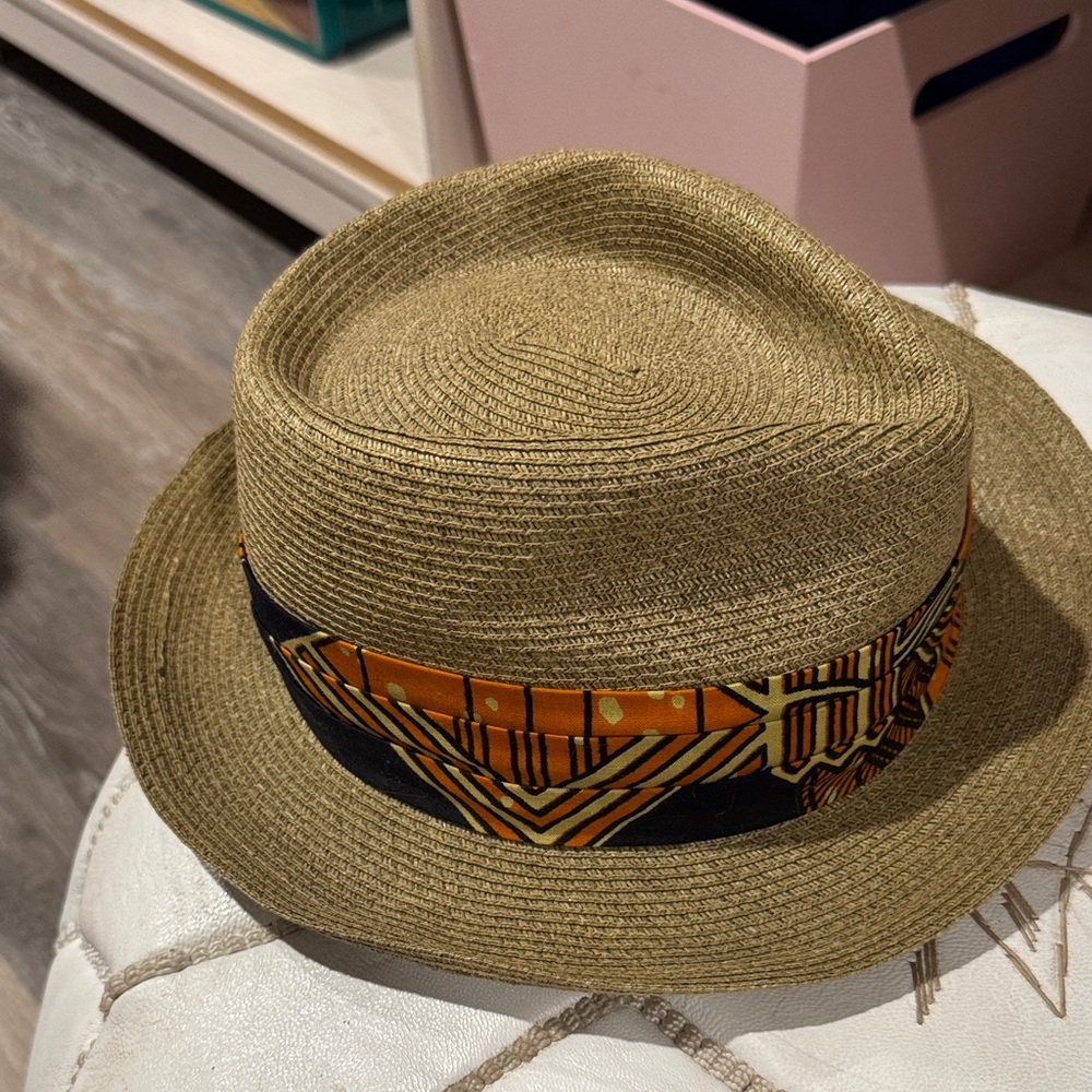 Stylish Tan Fedora with Patterned Band